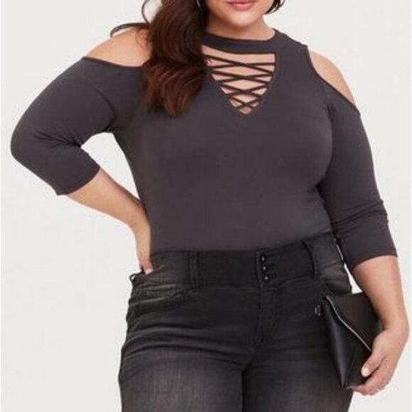 NWT Women’s Torrid Gray Super Soft V-Neck Lace-Up Cold Shoulder Long Sleeve 2 - Picture 13 of 14